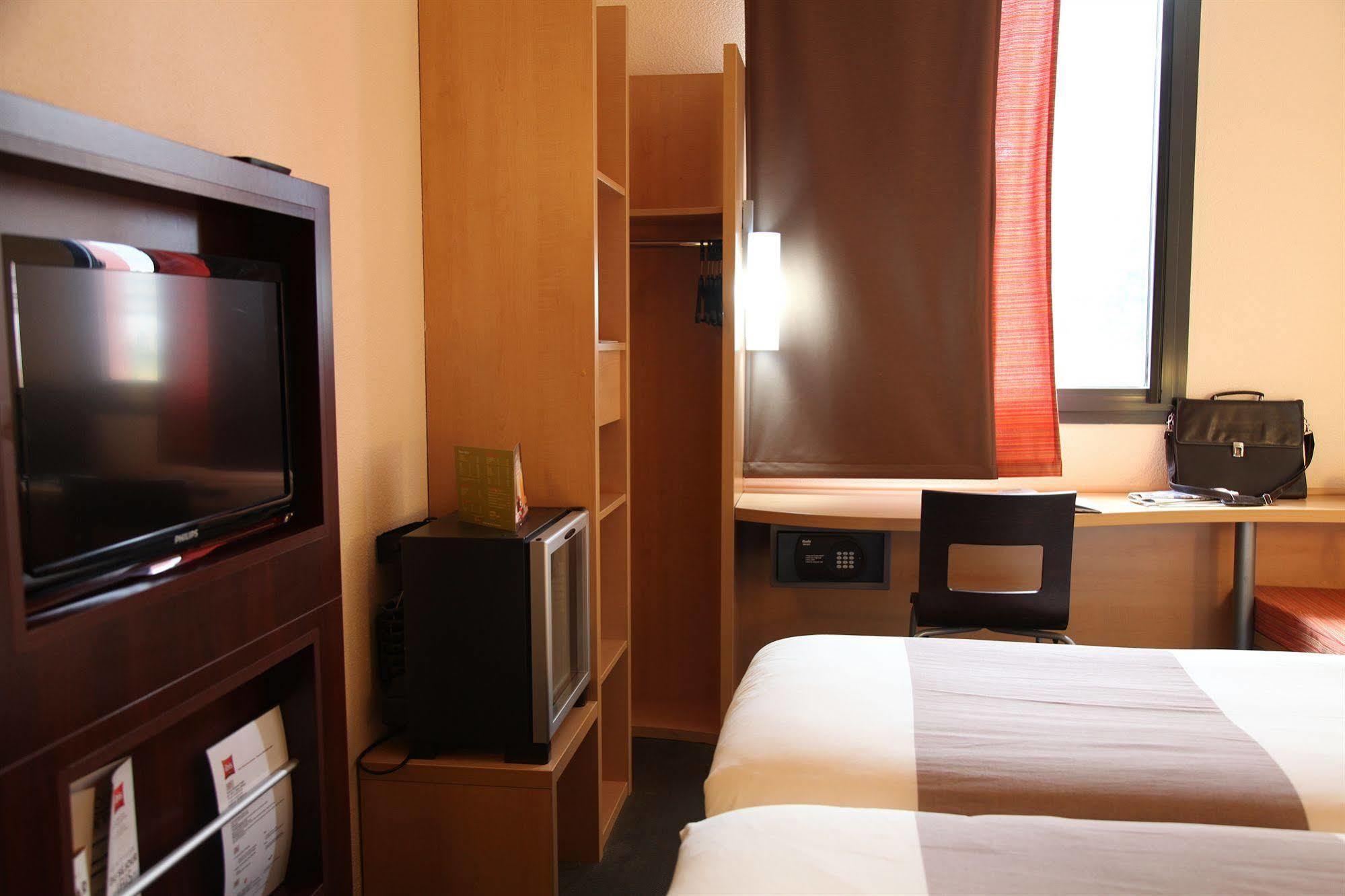Ibis Styles Dakar Hotel Exterior photo